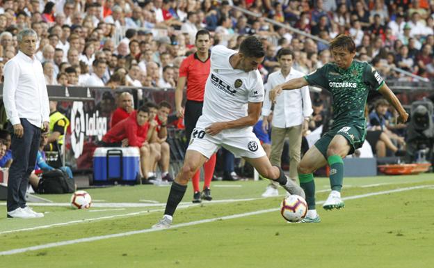 Valencia-Betis, en el partido de la primera vuelta de la Liga.