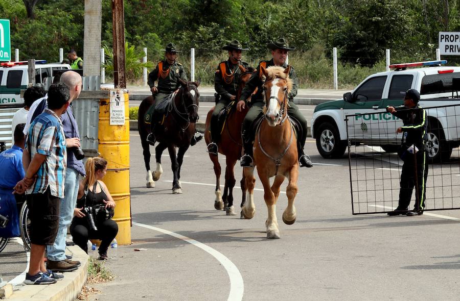 Los primeros envíos de asistencia llegan a la frontera con Colombia 