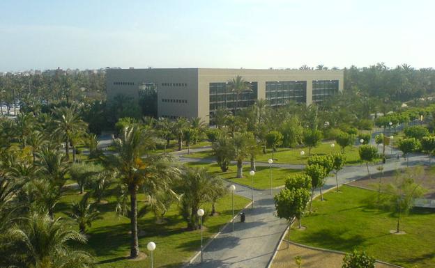 Un hombre desnudo agrede a una profesora en un campus universitario de Alicante