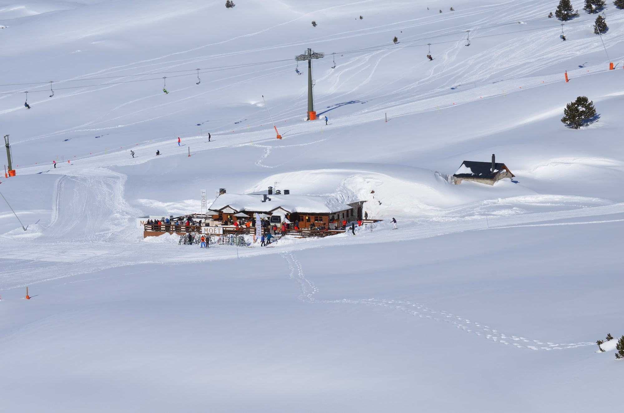 La gastronomía de altura se da cita con la abundante nieve de Baqueira