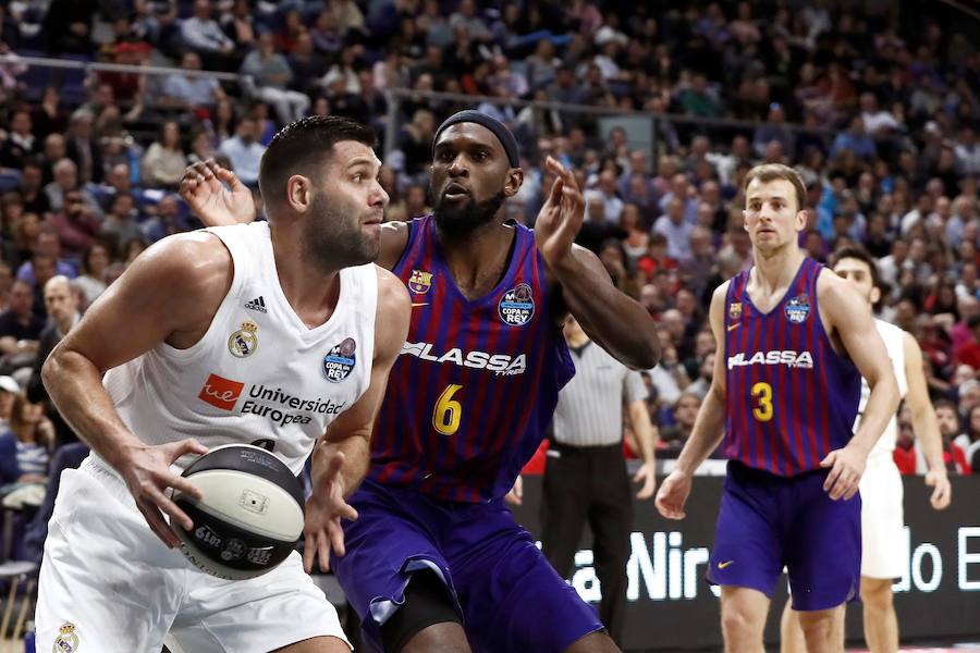 Disfruta de las mejores imágenes de la final de la Copa del Rey de baloncesto entre el BArcelona y el Real MaAdrid. 