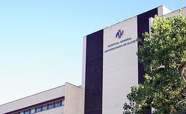 Hospital Universitario de Elche, donde fueron trasladados los heridos.