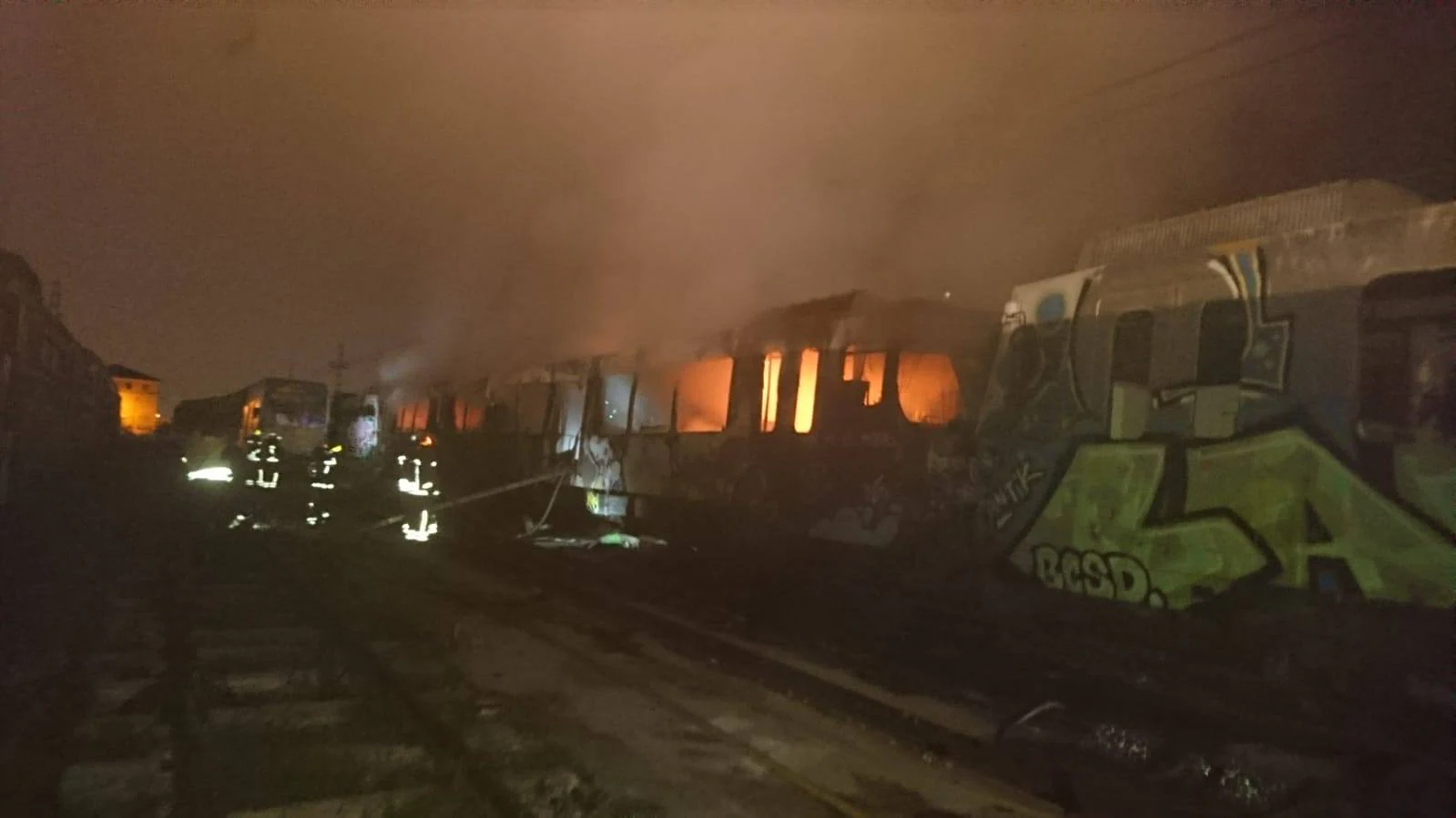 Un tren abandonado de Metrovalencia se ha incendiado esta tarde en unas intalaciones de FGV (Ferrocarrils de la Generalitat Valenciana) en Torrent.