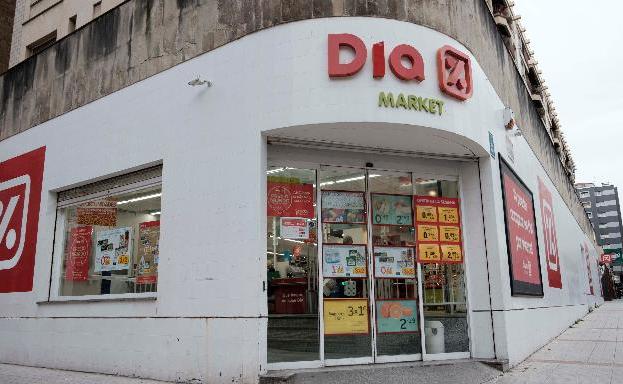 Exterior de uno de los supermercados de la cadena Dia