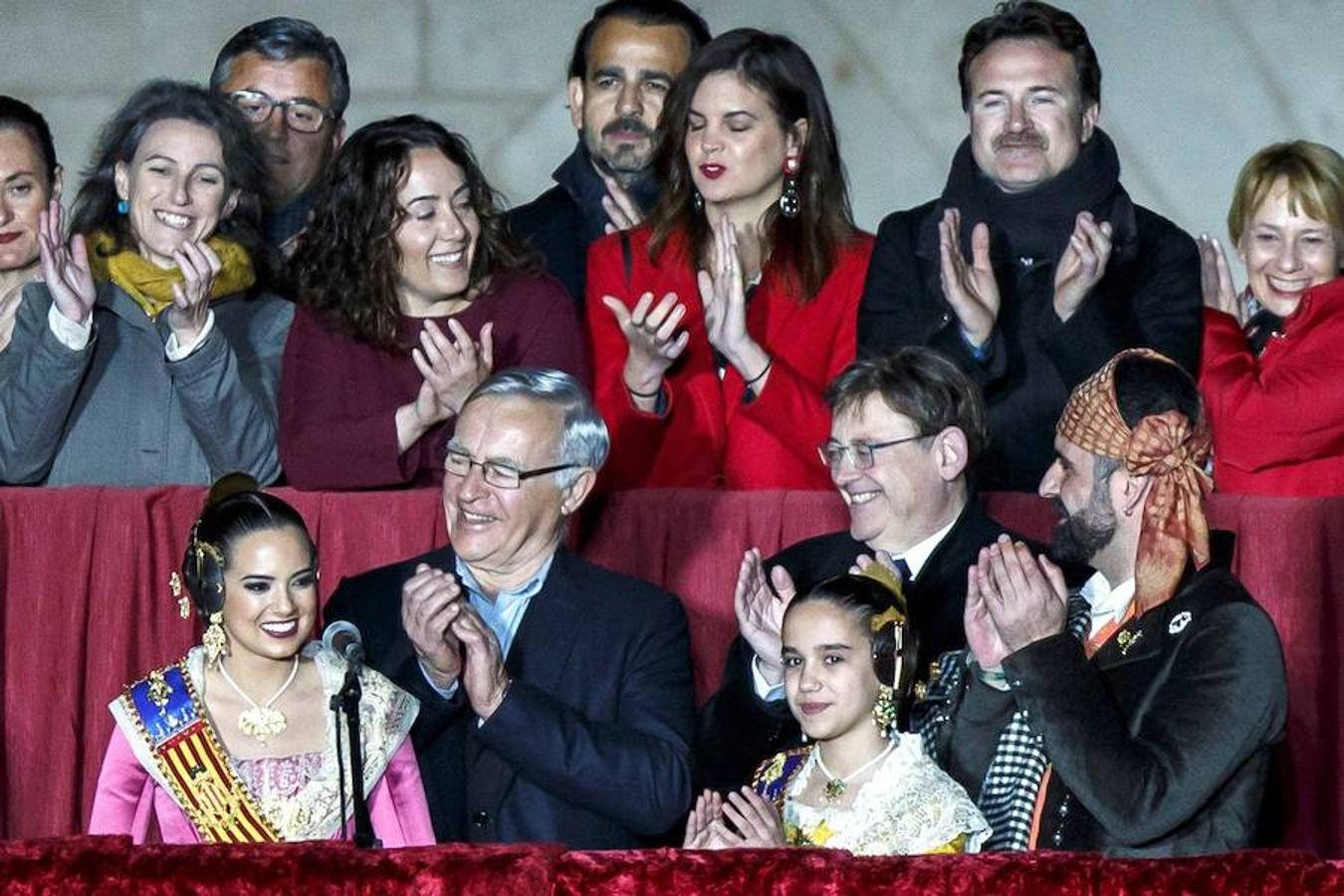 Miles de valencianos y comisiones falleras se han dado cita hoy domingo frente a las Torres de Serranos para participar en la tradicional Crida, acto que da el pistoletazo de salida a las Fallas 2019. Marina Civera y Sara Larrazábal, falleras mayores de Valencia 2019, son las encargadas de invitar a vivir y disfrutar la celebración josefina, fiesta declarada Patrimonio de la Humanidad por la UNESCO, tanto a valencianos como a visitantes y turistas.