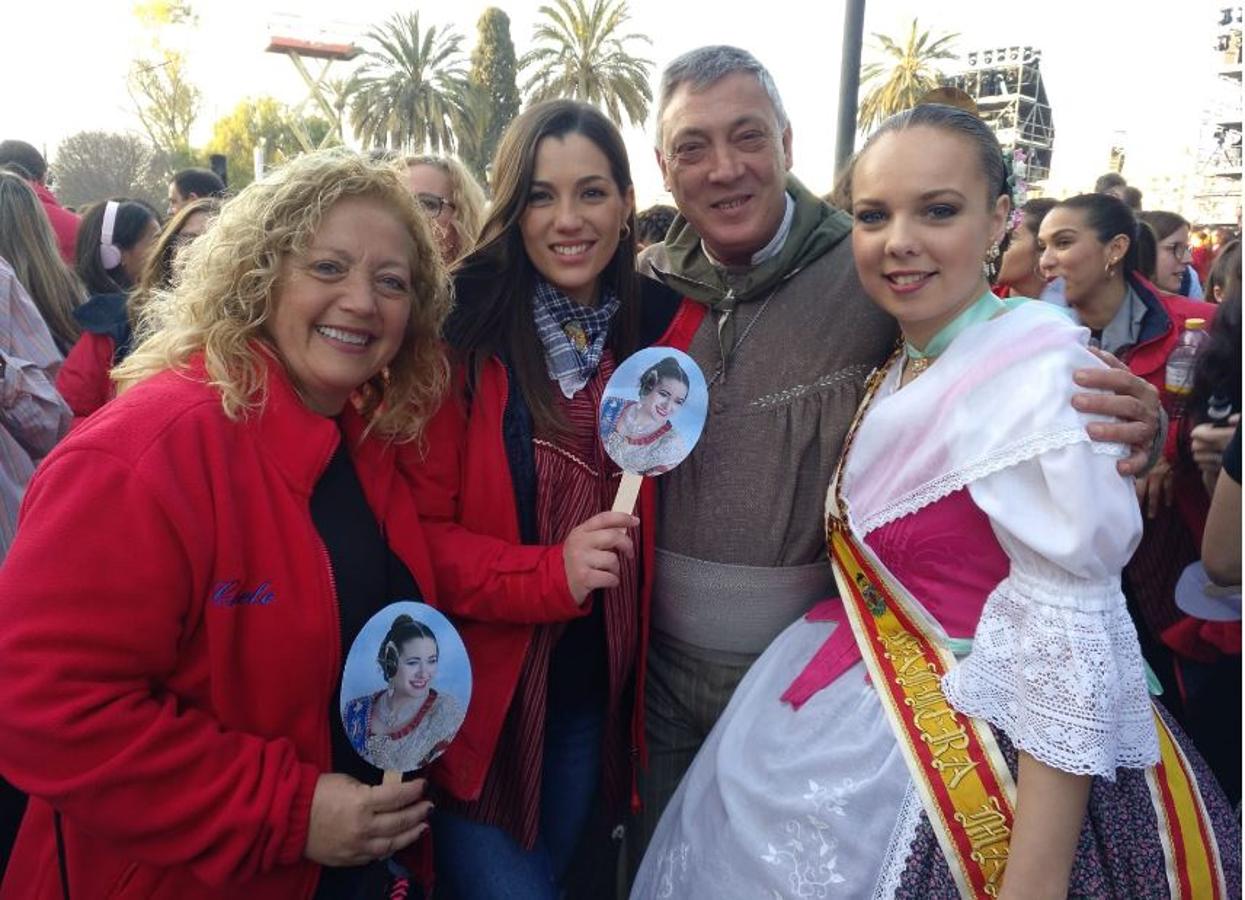 Miles de valencianos y comisiones falleras se han dado cita hoy domingo frente a las Torres de Serranos para participar en la tradicional Crida, acto que da el pistoletazo de salida a las Fallas 2019. Marina Civera y Sara Larrazábal, falleras mayores de Valencia 2019, son las encargadas de invitar a vivir y disfrutar la celebración josefina, fiesta declarada Patrimonio de la Humanidad por la UNESCO, tanto a valencianos como a visitantes y turistas.