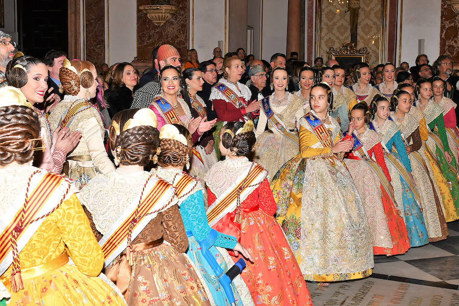 Miles de valencianos y comisiones falleras se han dado cita hoy domingo frente a las Torres de Serranos para participar en la tradicional Crida, acto que da el pistoletazo de salida a las Fallas 2019. Marina Civera y Sara Larrazábal, falleras mayores de Valencia 2019, son las encargadas de invitar a vivir y disfrutar la celebración josefina, fiesta declarada Patrimonio de la Humanidad por la UNESCO, tanto a valencianos como a visitantes y turistas.