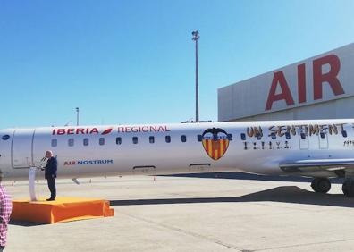 Imagen secundaria 1 - Así es el avión del centenario del Valencia CF. 