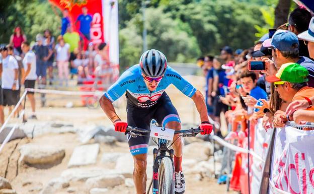 Carlos Coloma, durante una competición de bicicleta de montaña. 