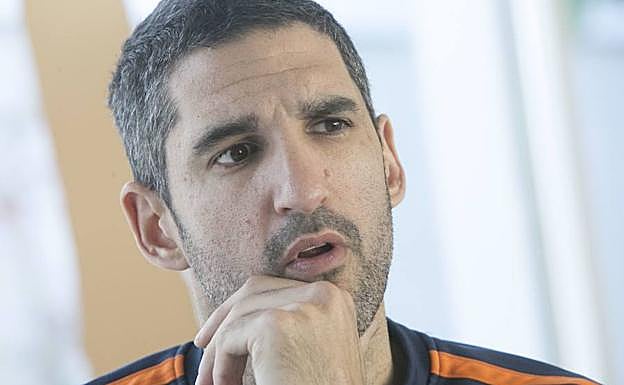Rubén Burgos, entrenador del Valencia Basket femenino. 