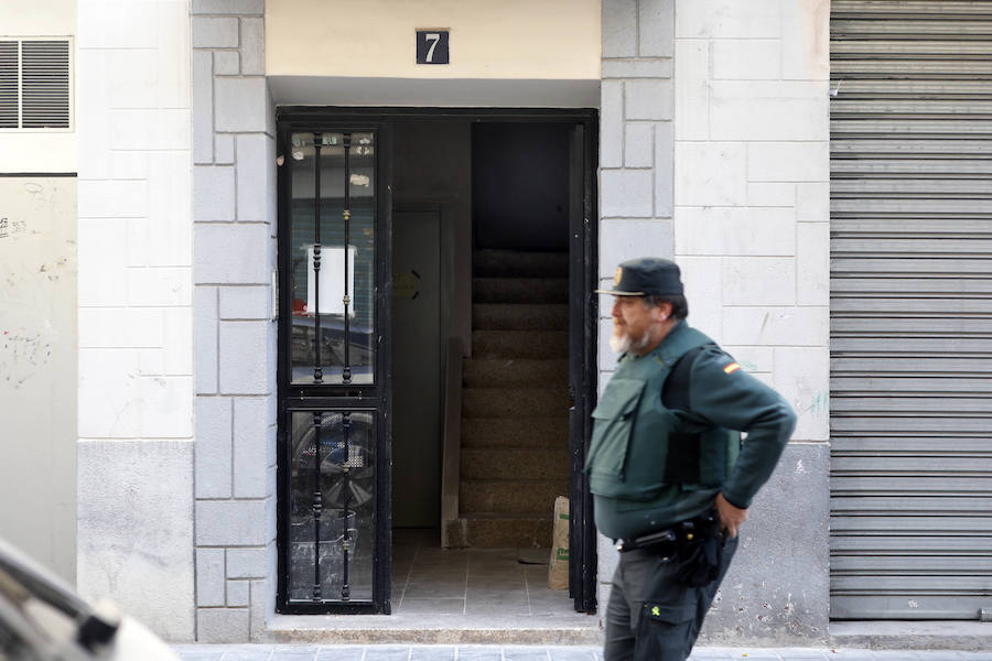 Fotos: Fotos de la Operación de la Guardia Civil en la calle Marino Albesa, 7 de Valencia