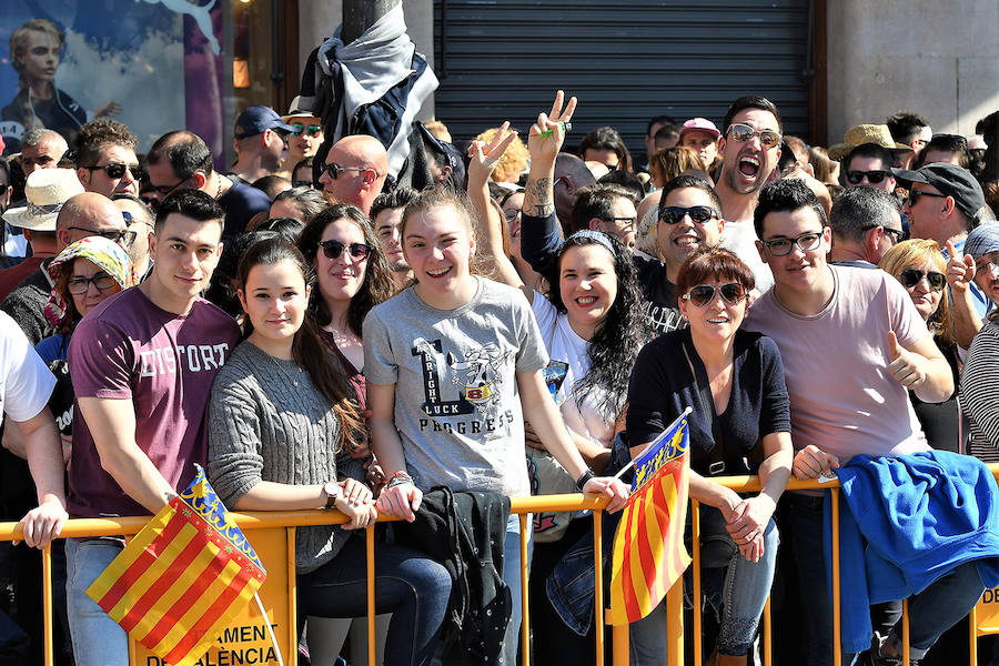 Fotos: Búscate en la mascletà del 2 de marzo de las Fallas de Valencia 2019