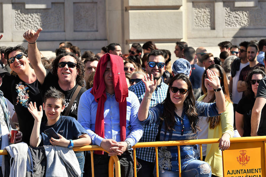 Fotos: Búscate en la mascletà del 2 de marzo de las Fallas de Valencia 2019