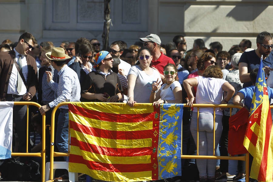 Las imágenes que deja el disparo de Pirotecnia del Mediterráneo en las Fallas de Valencia.