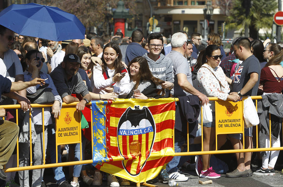 Las imágenes que deja el disparo de Pirotecnia del Mediterráneo en las Fallas de Valencia.