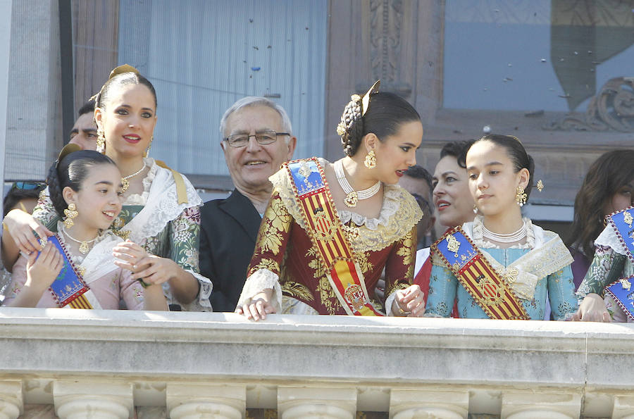 Las imágenes que deja el disparo de Pirotecnia del Mediterráneo en las Fallas de Valencia.