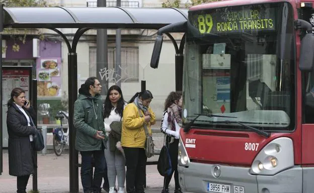 Ribó anuncia de golpe la compra de 200 autobuses a tres meses de las elecciones