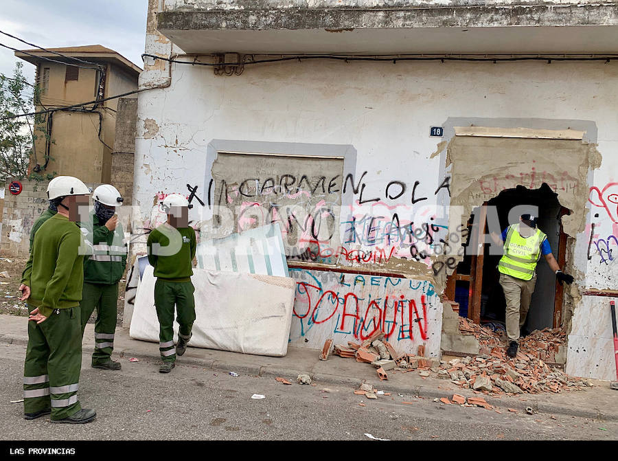 Fotos: Golpe al cultivo de marihuana en Carlet