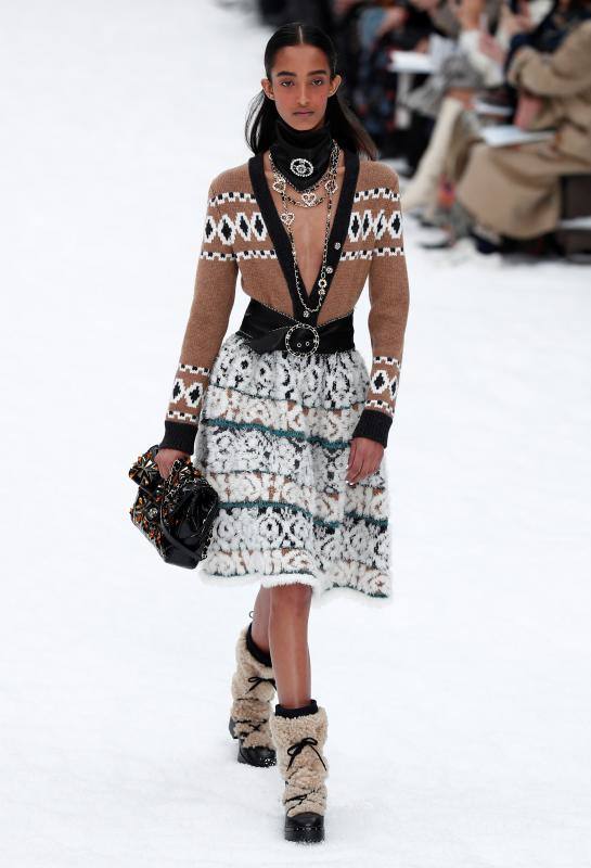 Fotos: Fotos del desfile de Chanel en la Semana de la Moda de París 2019, homenaje a Karld Lagerfeld