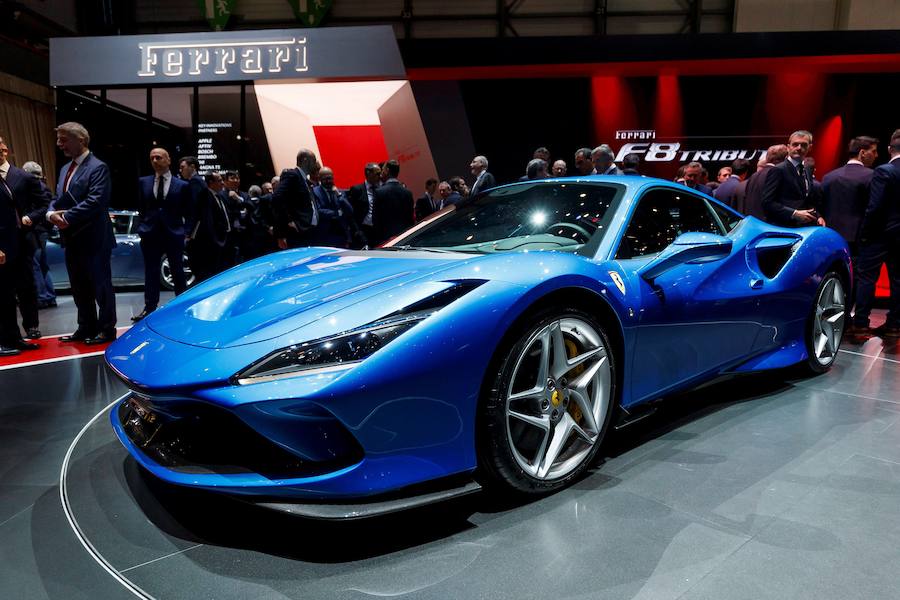 Presentación del nuevo Ferrari F8 Triturbo este martes durante la primera jornada abierta a la prensa del 89.º Salón Internacional del Motor de Ginebra (Suiza).