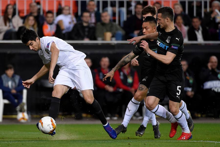 Las mejores fotos del partido de ida de octavos de final disputado en Mestalla