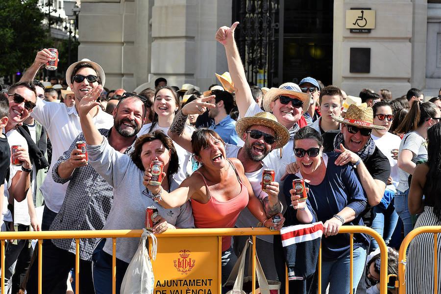 Fotos: Búscate en la mascletà del 8 de marzo de las Fallas 2019