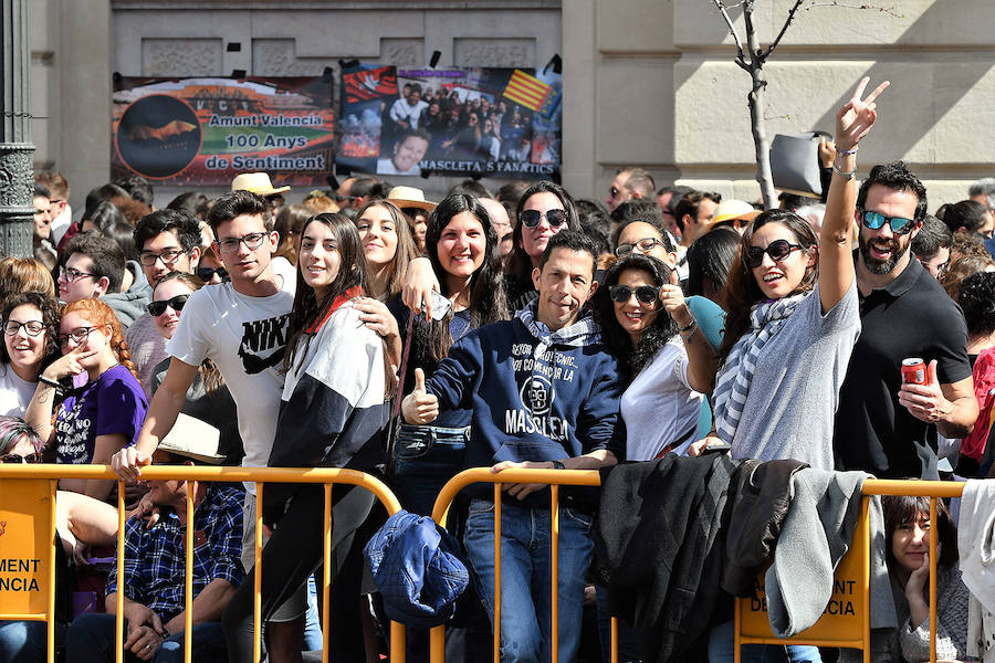 Fotos: Búscate en la mascletà del 8 de marzo de las Fallas 2019