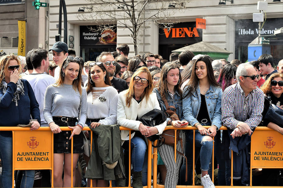 Fotos: Búscate en la mascletà del 8 de marzo de las Fallas 2019