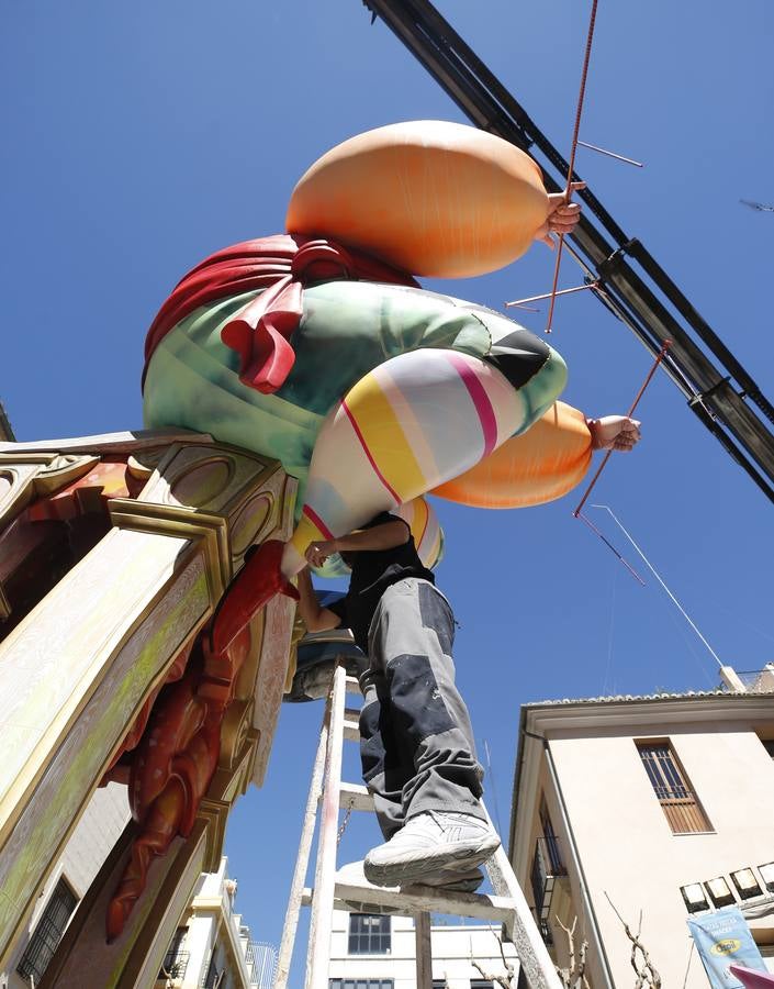 Comienza el montaje de las fallas de la sección Especial de las Fallas 2019.