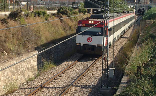 El tren arrolla y mata a un hombre en Alfafar |