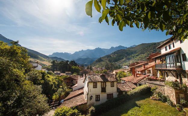 79 pueblos forman parte de la Asociación de Pueblos más Bonitos de España. 