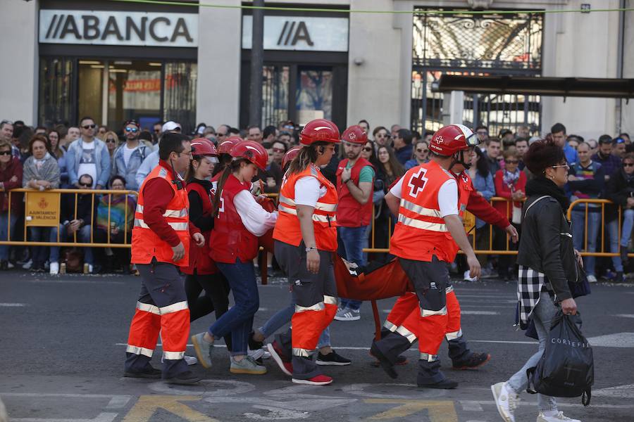 Fotos: Fallas 2019: Mascletà del 12 de marzo. Pirotecnia Hermanos Ferrández