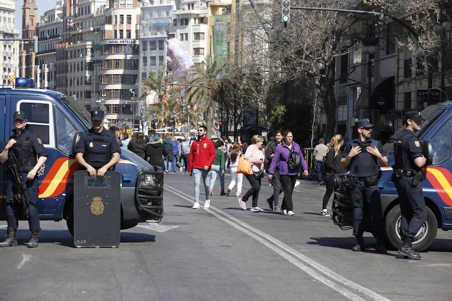 Fotos: Fallas 2019: Mascletà del 12 de marzo. Pirotecnia Hermanos Ferrández