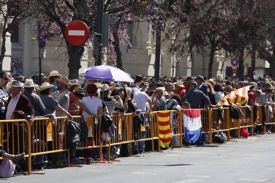 Fotos: Fallas 2019: Mascletà del 12 de marzo. Pirotecnia Hermanos Ferrández