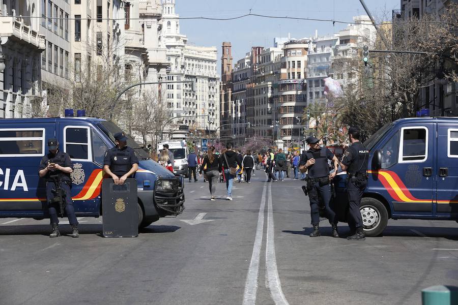 Fotos: Fallas 2019: Mascletà del 12 de marzo. Pirotecnia Hermanos Ferrández