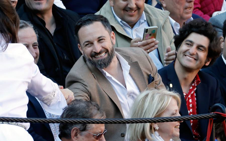 Fotos: Fotos de Santiago Abascal durante su visita a Valencia en Fallas