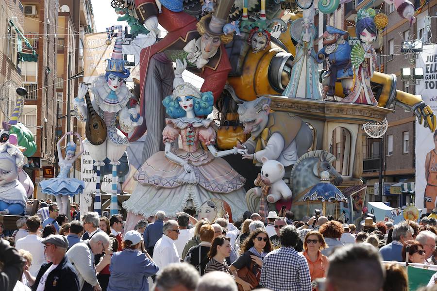 Fotos: El público llena l&#039;Antiga tras ganar el primer premio de Especial de las Fallas 2019