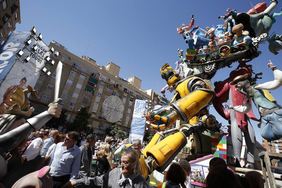 Fotos: El público llena l&#039;Antiga tras ganar el primer premio de Especial de las Fallas 2019