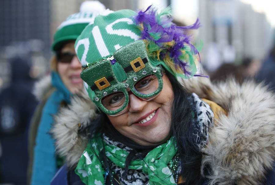 Cientos de miles de personas han celebrado el día de San Patricio 2019. Inglaterra, Irlanda, Lituania, Rusia, Nueva York, Suiza, Boston o Tokio... El mundo tiñe de verde para festejar el patrón de Irlanda. 