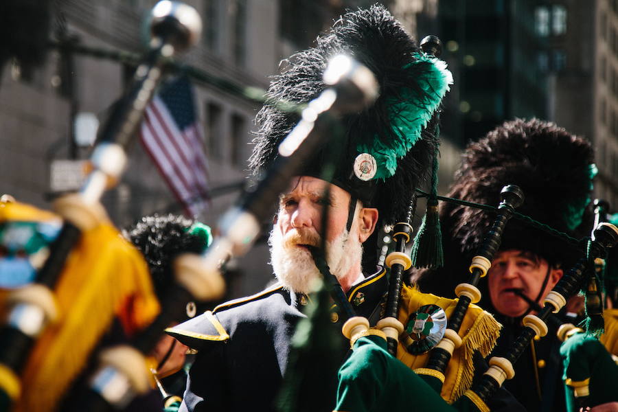 Cientos de miles de personas han celebrado el día de San Patricio 2019. Inglaterra, Irlanda, Lituania, Rusia, Nueva York, Suiza, Boston o Tokio... El mundo tiñe de verde para festejar el patrón de Irlanda. 