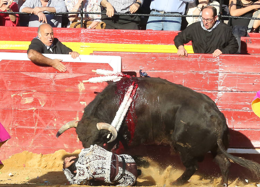 Fotos: Fallas 2019: Corrida de toros de Diego Urdiales, Sebastián Castella y Cayetano