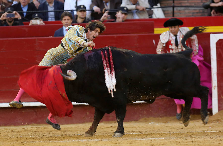 Fotos: Fallas 2019: Corrida de toros de Diego Urdiales, Sebastián Castella y Cayetano