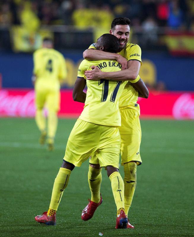 Toko Ekambi e Iborra, celebrando la victoria ante el Rayo Vallecano.