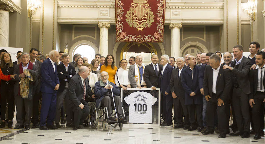 Fotos: La afición celebra el centenario del club