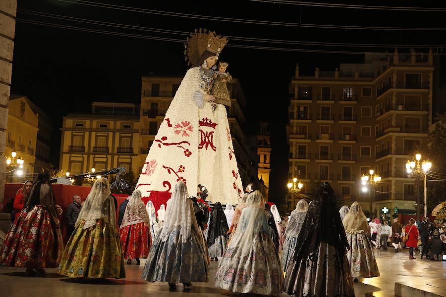 Fotos: Fallas 2019: Segundo día de la Ofrenda a la Virgen de los Desamparados