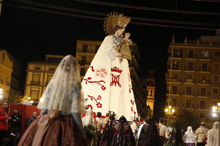 Fotos: Fallas 2019: Segundo día de la Ofrenda a la Virgen de los Desamparados