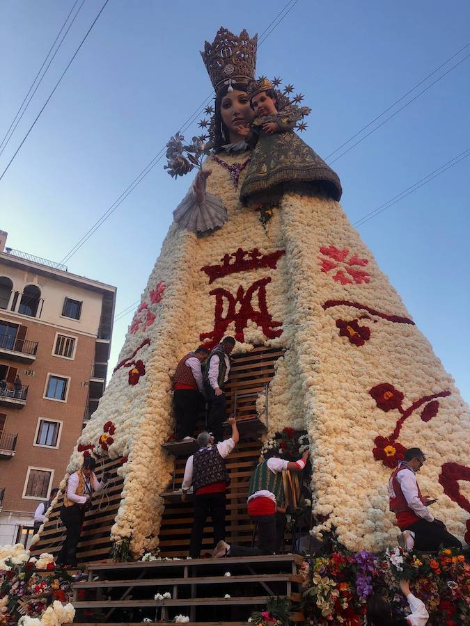 Fotos: Fallas 2019: Segundo día de la Ofrenda a la Virgen de los Desamparados