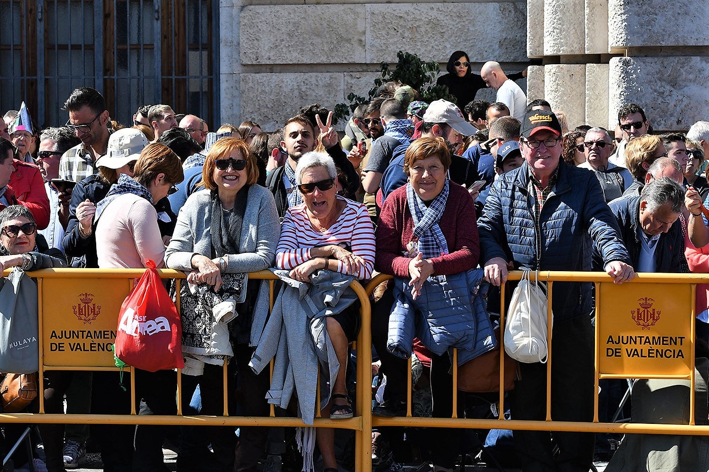 Fotos: Fallas 2019: Búscate en la mascletà del lunes, 18 de marzo