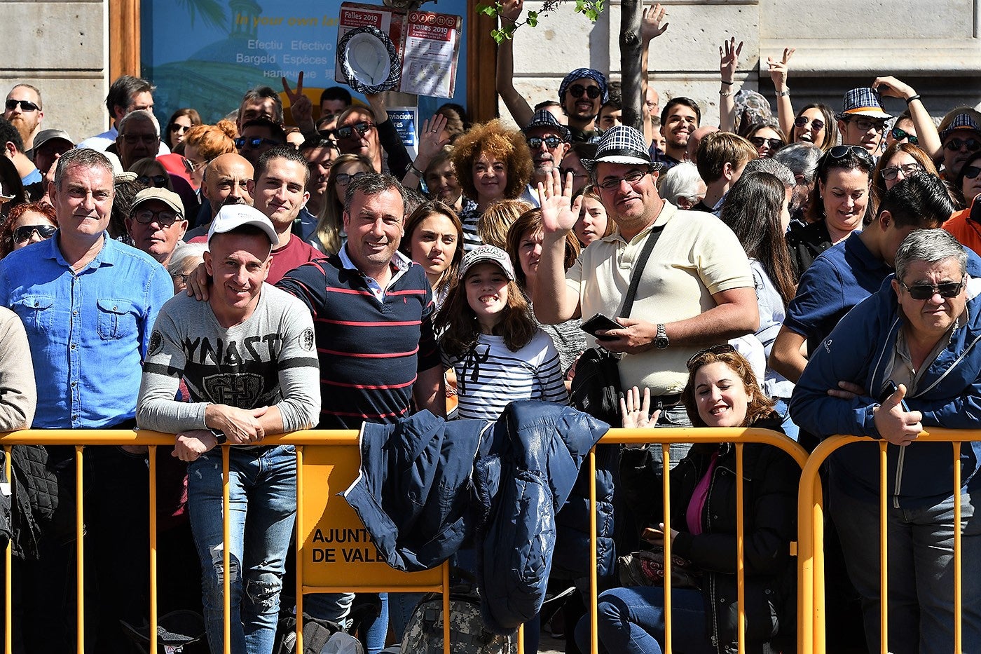 Fotos: Fallas 2019: Búscate en la mascletà del lunes, 18 de marzo