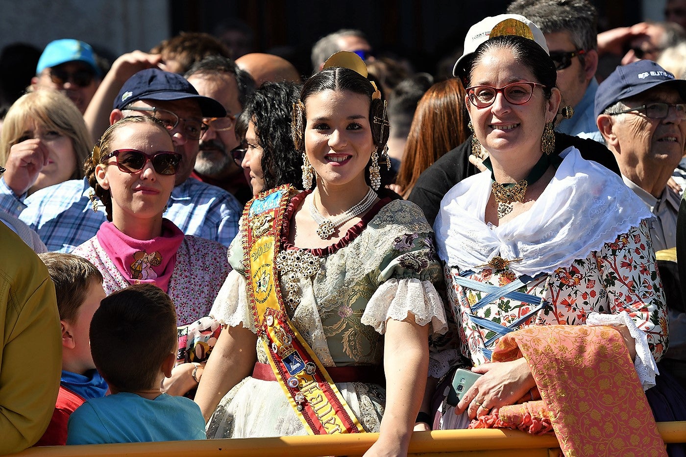 Fotos: Fallas 2019: Búscate en la mascletà del lunes, 18 de marzo